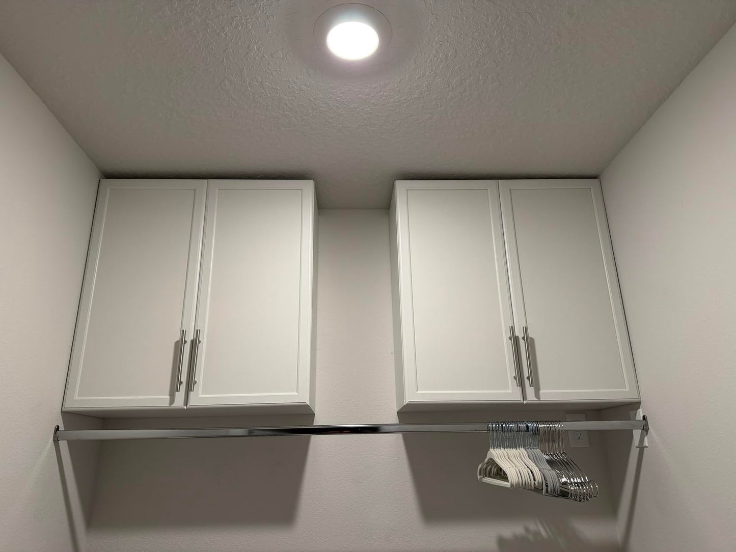 Modern Aluminum Closet Rod Kit – Seamless Oval Design with End Supports